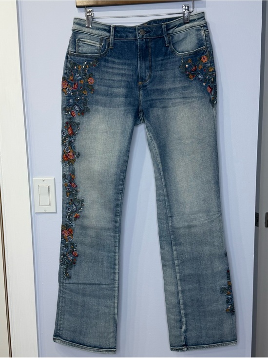 DRIFTWOOD Denim - Driftwood Kelly Floral Embroidered Light Blue Women's Jeans, size 29. Like new!